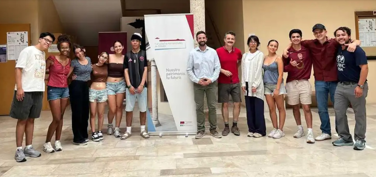 Toledo muestra las Tres Culturas a alumnos americanos de 10