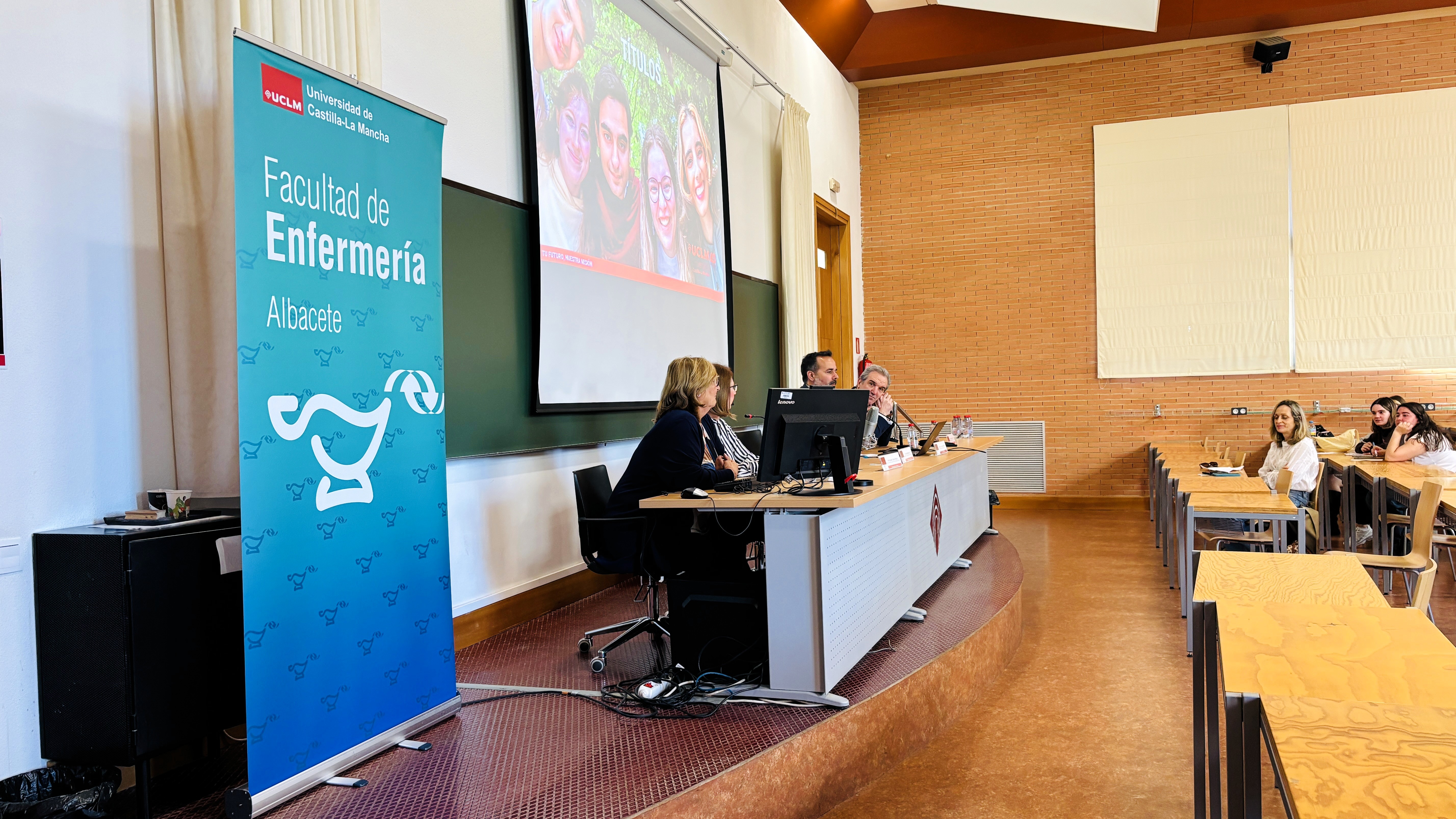 Mesa2 : “Empleabilidad y desarrollo para enfermería II