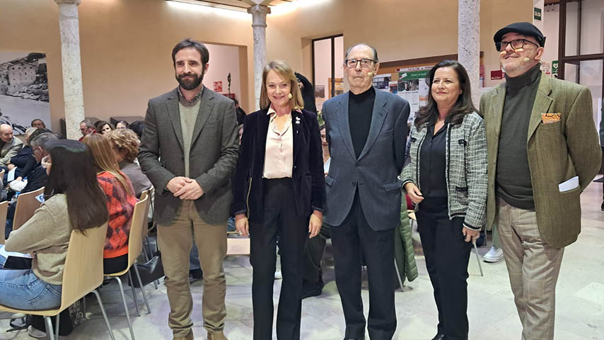 Evento Toledo dialoga con Canogar.