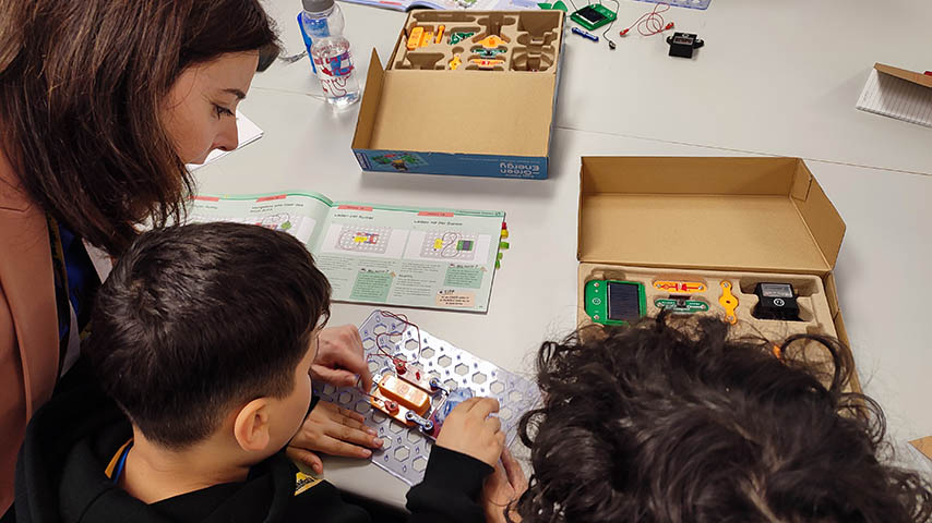 La UCLM celebra en el Campus de Ciudad Real 'Aventura con Científicas', con motivo del 11F.